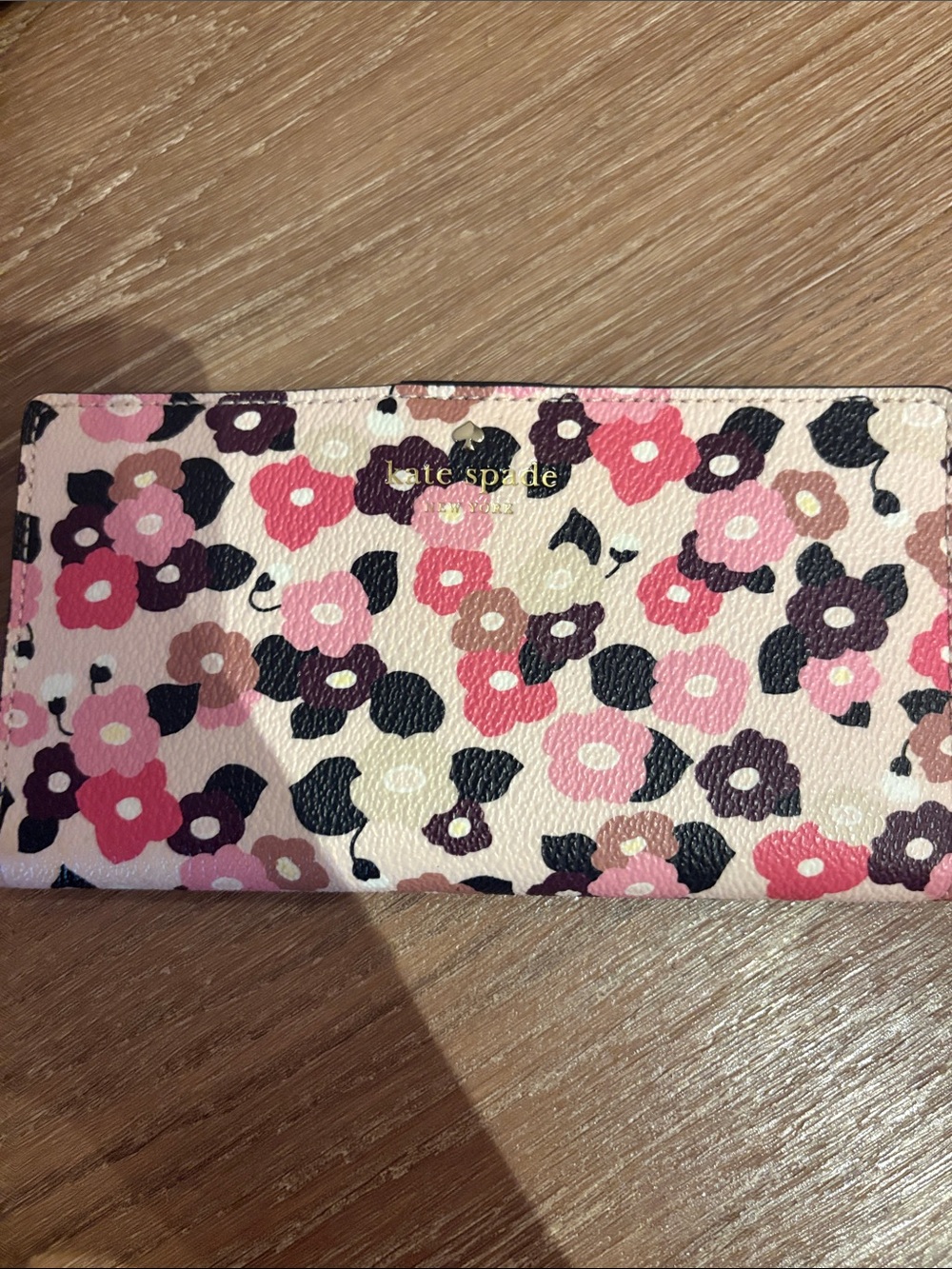 Kate Spade Wallet - Picture 1 of 3